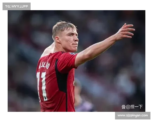 滕哈格明确将希克视为头号前锋 不考虑霍伊伦担任中锋角色